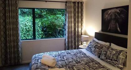 Gulf Harbour Guest House Apartment