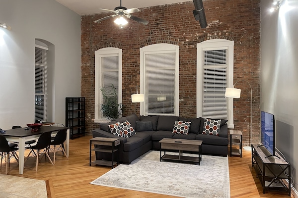 Smart TV, lettore DVD, libri