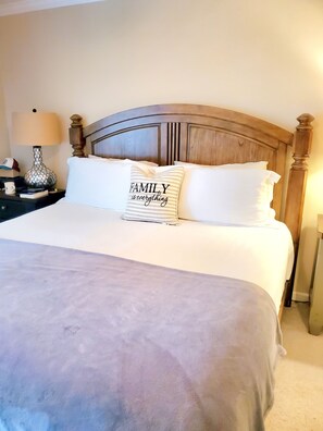 4 bedrooms, desk, free WiFi, bed sheets