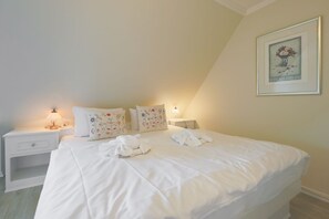 Unclassified image, 4 of 32, button