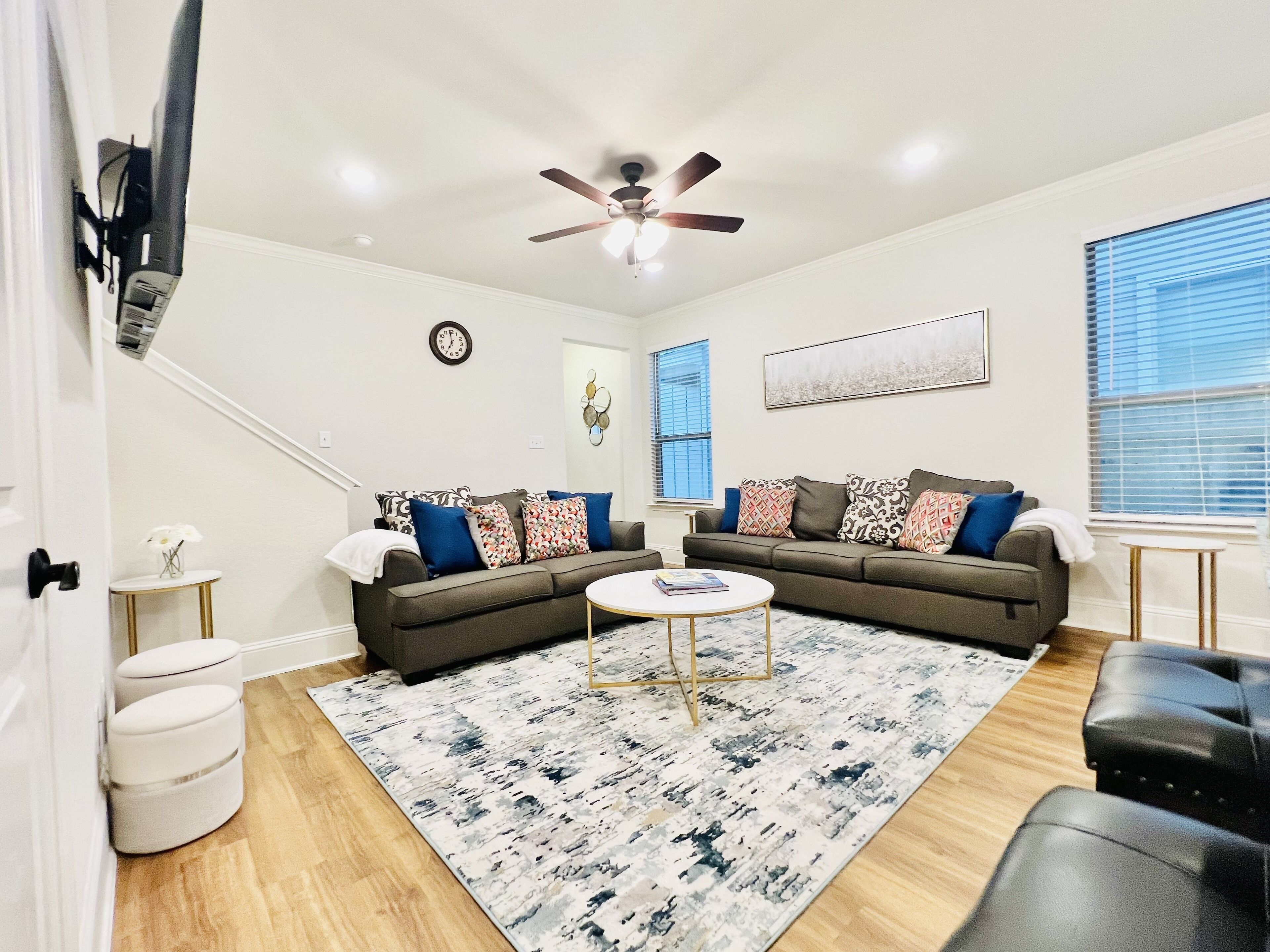 Luxury San Antonio Townhome By Sea World/ SixFlag/ Lackland AFB