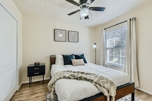 3 bedrooms, iron/ironing board, free WiFi, bed sheets