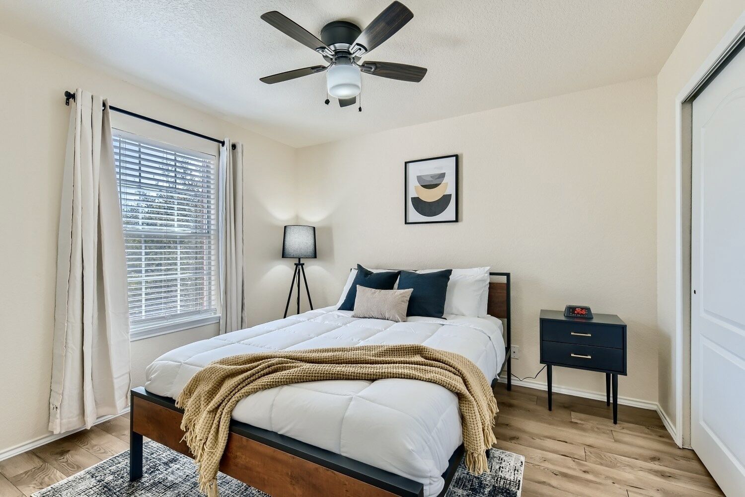 Cozy 3br/2.5ba home located near UTSA/1604