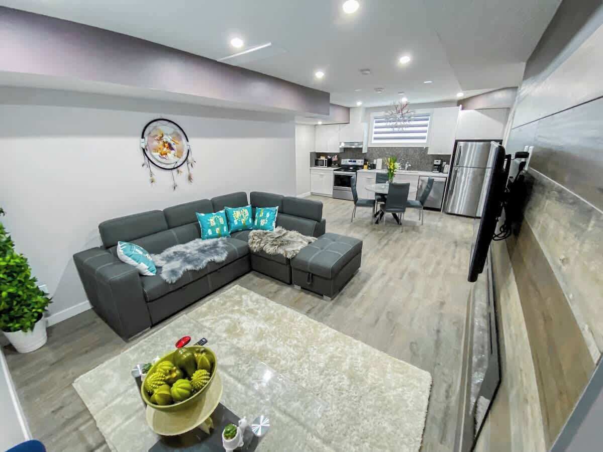Smart TV, fireplace