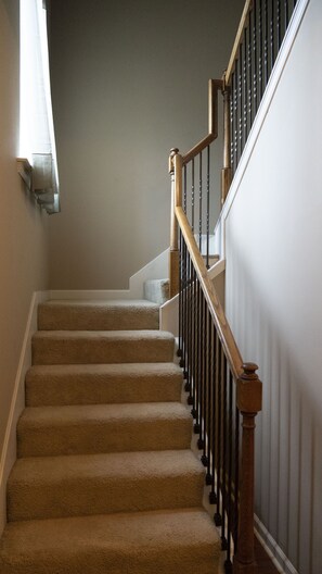 Interior - Beautiful Townhome Close To EVERYTHING (Pool Table/Arcade) (Little Rock)