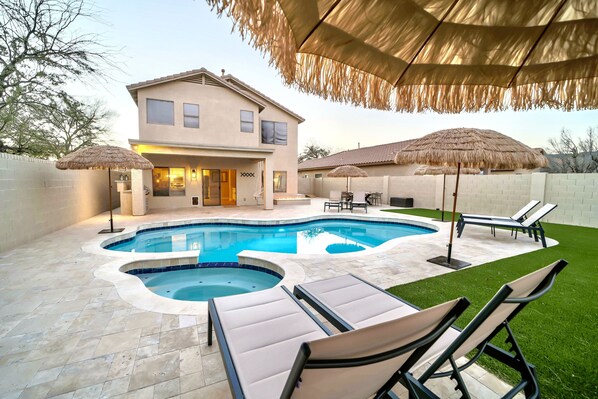 Outdoor pool, a heated pool - Relaxing and Spacious Model-Home w/ A Resort-Style Backyard & Heated Pool (Phoenix)