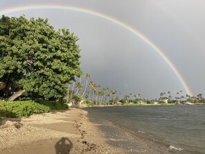 På stranden og strandhåndklær