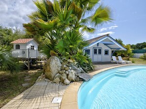 Pool - Modern Villa with Heated Pool, Near Market, Beaches, and Dune du Pilat! (La Teste-de-Buch)