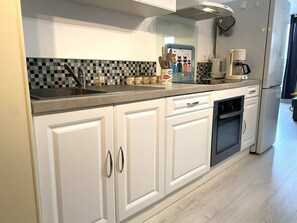 Microwave, oven, dishwasher