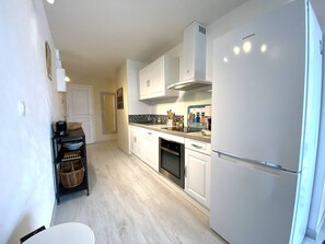 Mikrowelle, Ofen, Geschirrspüler