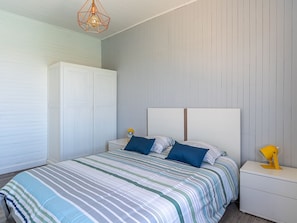 2 bedrooms