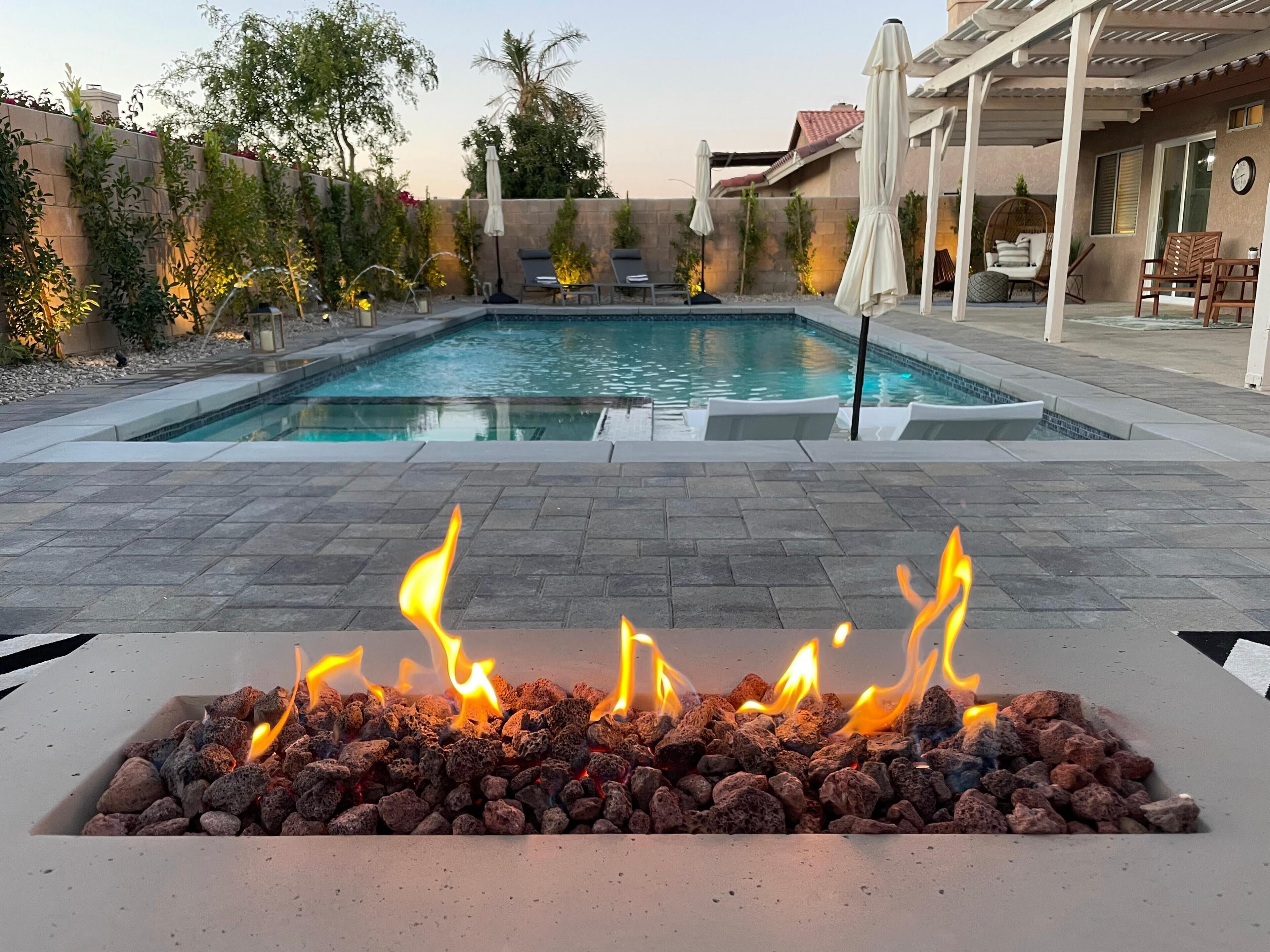 Newly Decorated, Beautifully Designed, Desert Pool Home near festivals