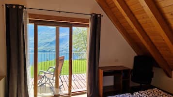 3 chambres, bureau, Wi-Fi gratuit, draps fournis