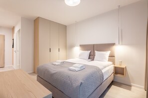 1 habitación, tabla de planchar con plancha, wifi gratis y ropa de cama 
