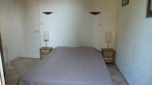 4 habitaciones, tabla de planchar con plancha y wifi gratis 