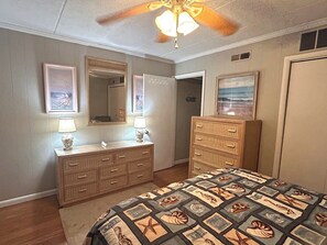 1 多间卧室、熨斗/熨衣板、WiFi、床单