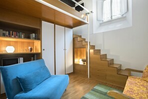 TV, books - Piazza di Spagna Cozy Nest (Roma)