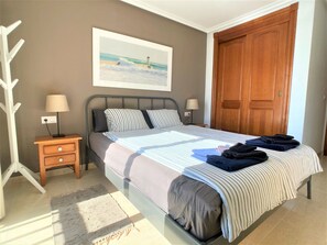 1 bedroom, iron/ironing board, free WiFi, bed sheets - Cosy and Mar Menor frontline apartment (La Manga del Mar Menor)