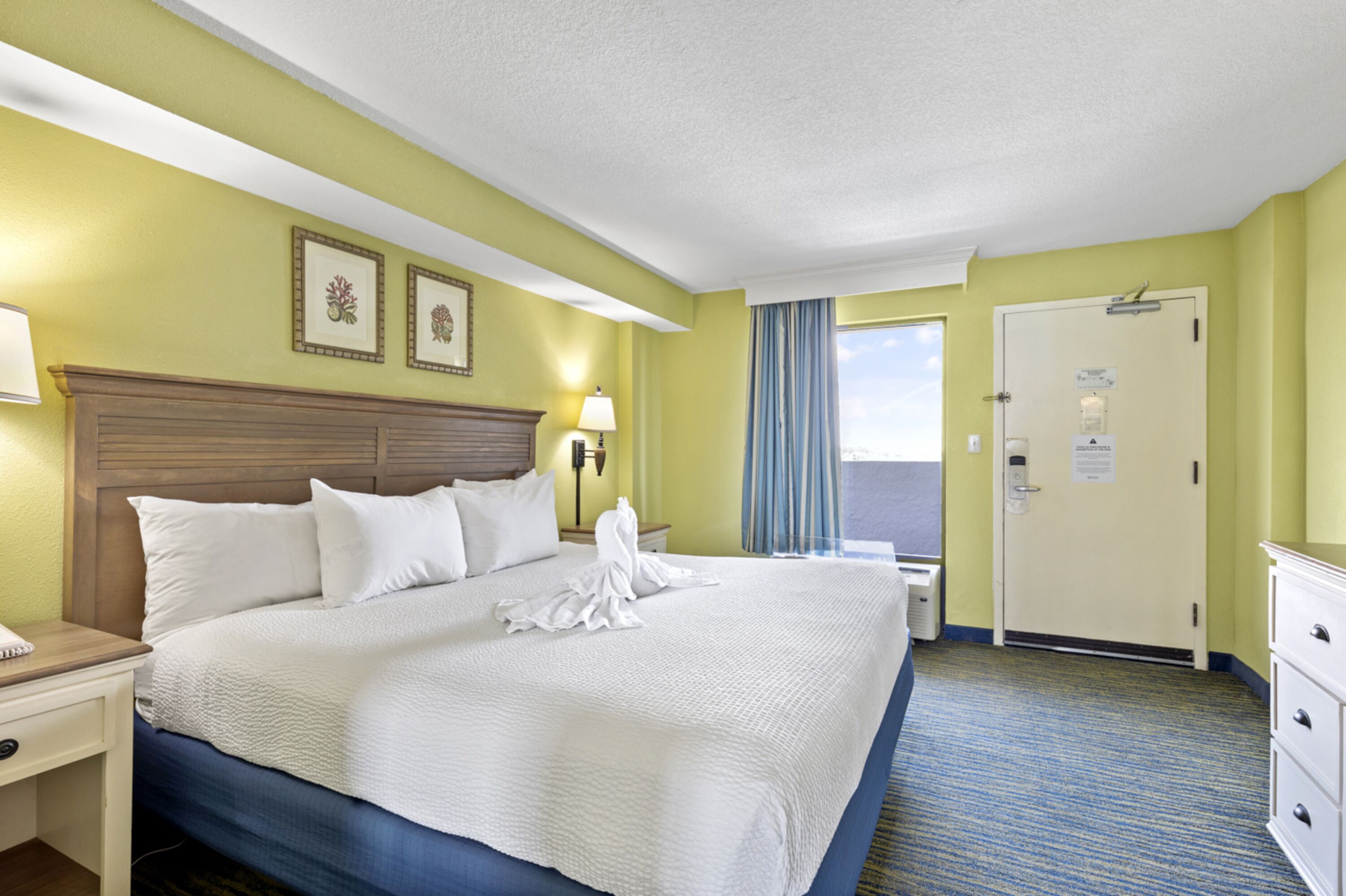 Beach-front Condos Located in the Caribbean Resort with Pool and Lazy River