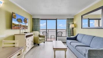 Signature Condo, 1 Bedroom, Balcony, Ocean View | Living room
