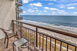 إطلالة من الشرفة