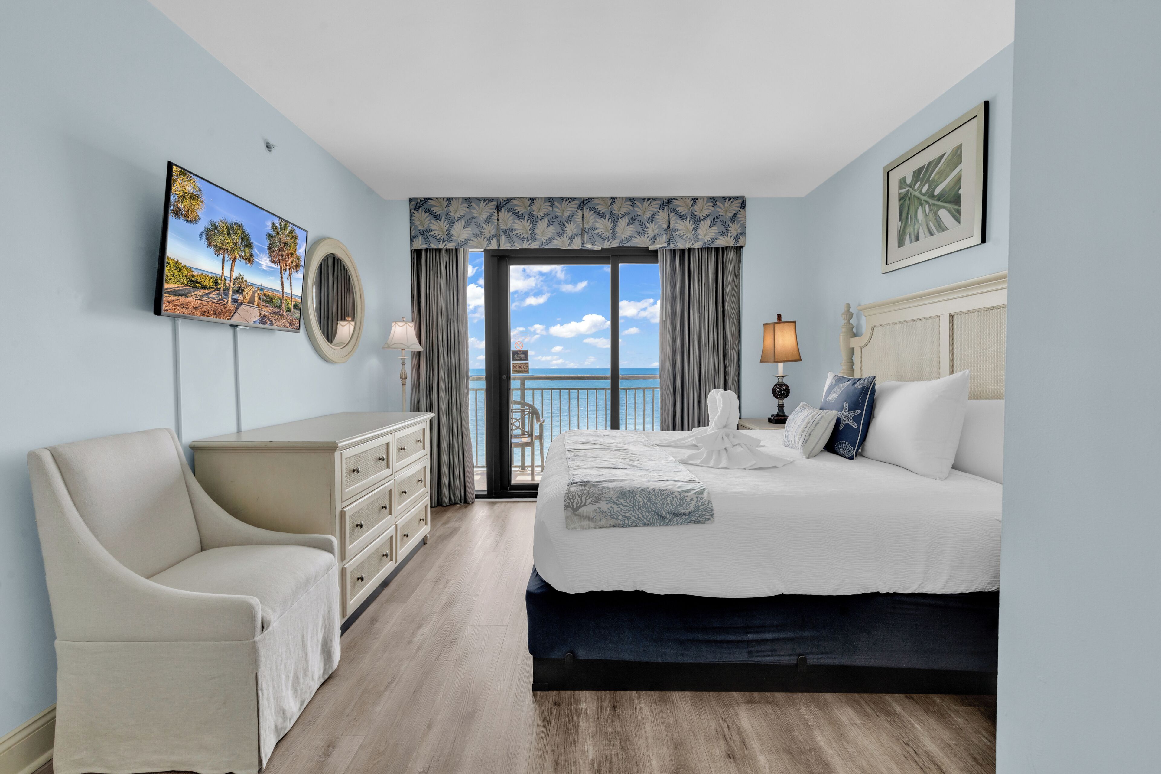 Exclusive Condo, 2 Bedrooms, Balcony, Ocean View | 1 bedroom, individually decorated, individually furnished