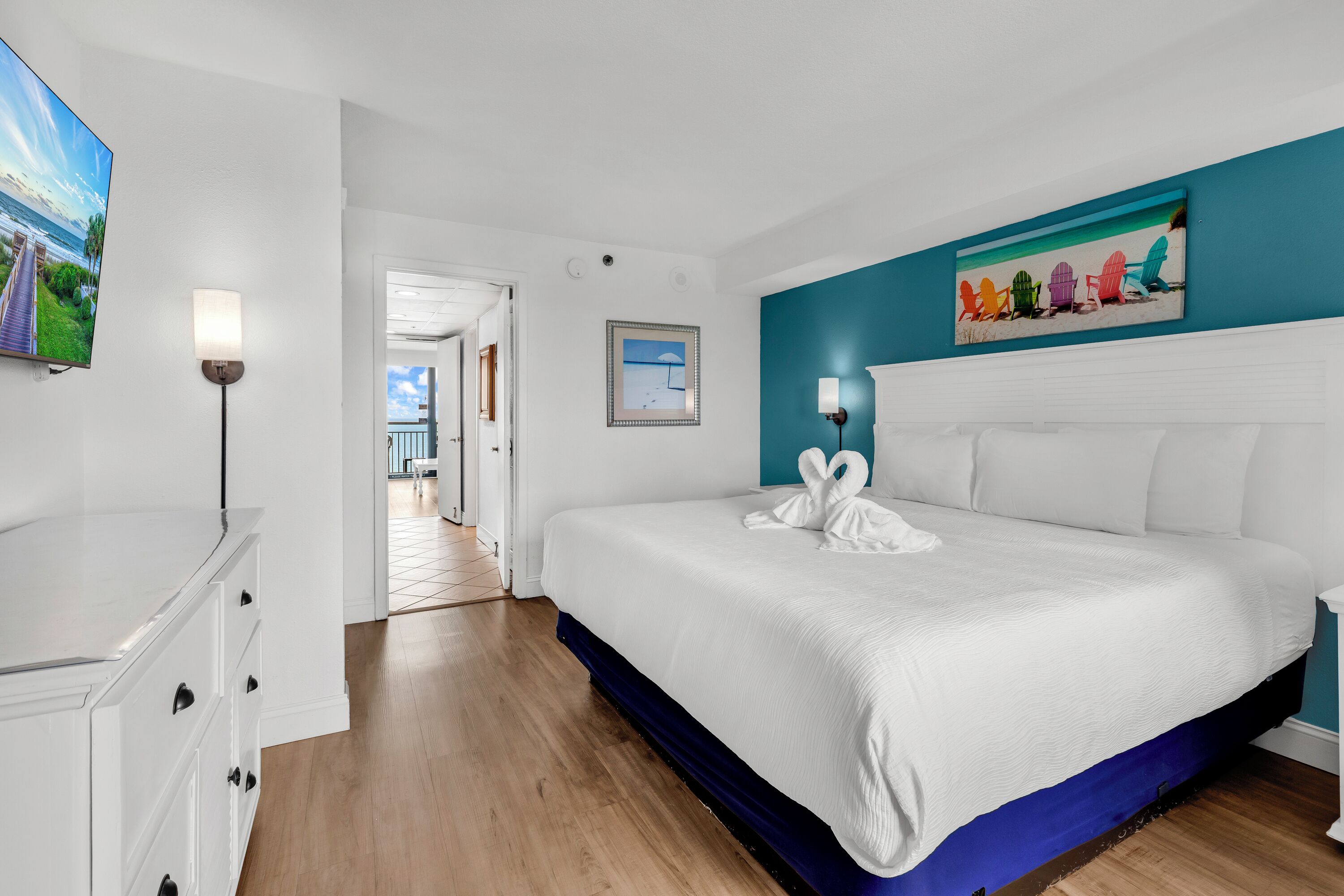 1 bedroom, individually decorated, individually furnished