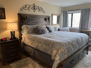 1 bedroom, iron/ironing board, free WiFi, bed sheets - Laurel Inn 202 is a beautiful condo located close to downtown (Gatlinburg)