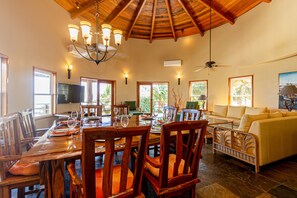 Dining - Two Luxury Villas, 9 Bedrooms, Sleeps 16 Guests, 2 Pools, Highly Rated (San Pedro)
