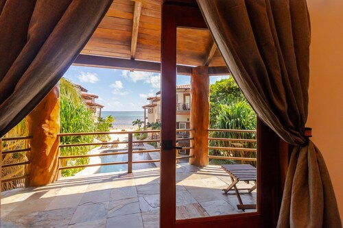 Two Luxury Villas, 9 Bedrooms, Sleeps 16 Guests, 2 Pools, Highly Rated