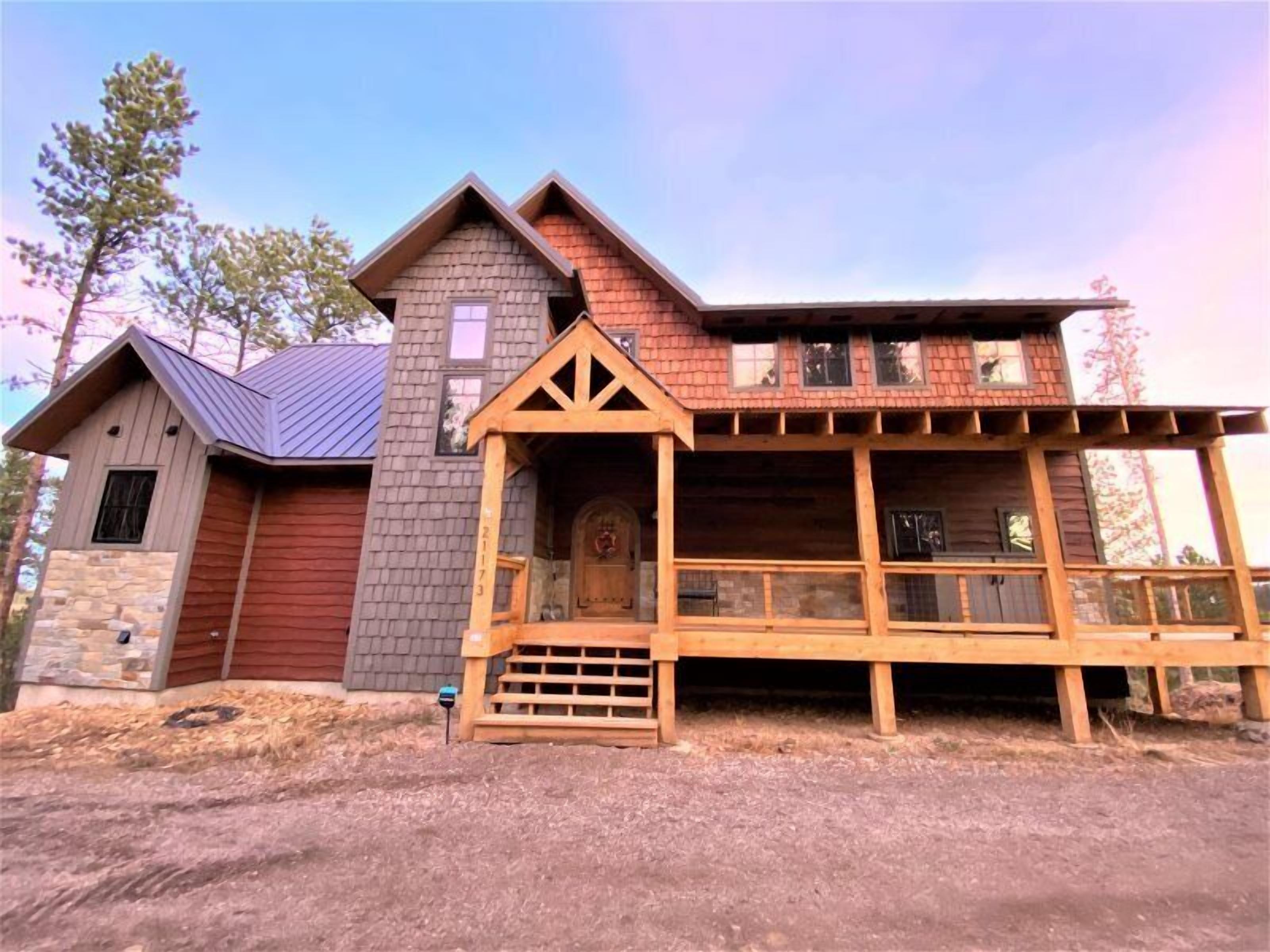 Happy Hour Hideaway - Magnificent Mountain Views!