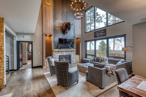 Smart TV, fireplace, offices