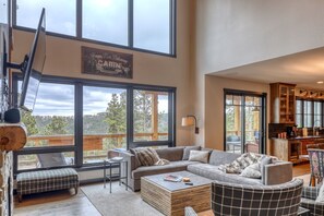 Smart TV, fireplace, offices - Happy Hour Hideaway - Mountaintop views! (Lead)