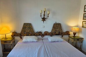 Unclassified image, 2 of 4, button - Sea view apartment.
Walking distance to the beach, and  the amazing cliffs. (Tossa de Mar)