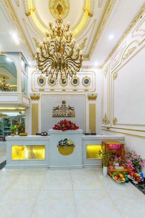 Lobby - ⭐ ⭐ ⭐ ⭐ GOLDEN ROSE HOTEL - CÁCH BÃI BIỂN 300M (Đà Nẵng)