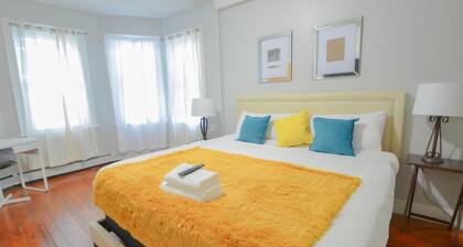 Lovely 3-Bedroom Apt with free parking