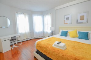 3 bedrooms, free WiFi - Lovely 3-Bedroom Apt with free parking (Providence)
