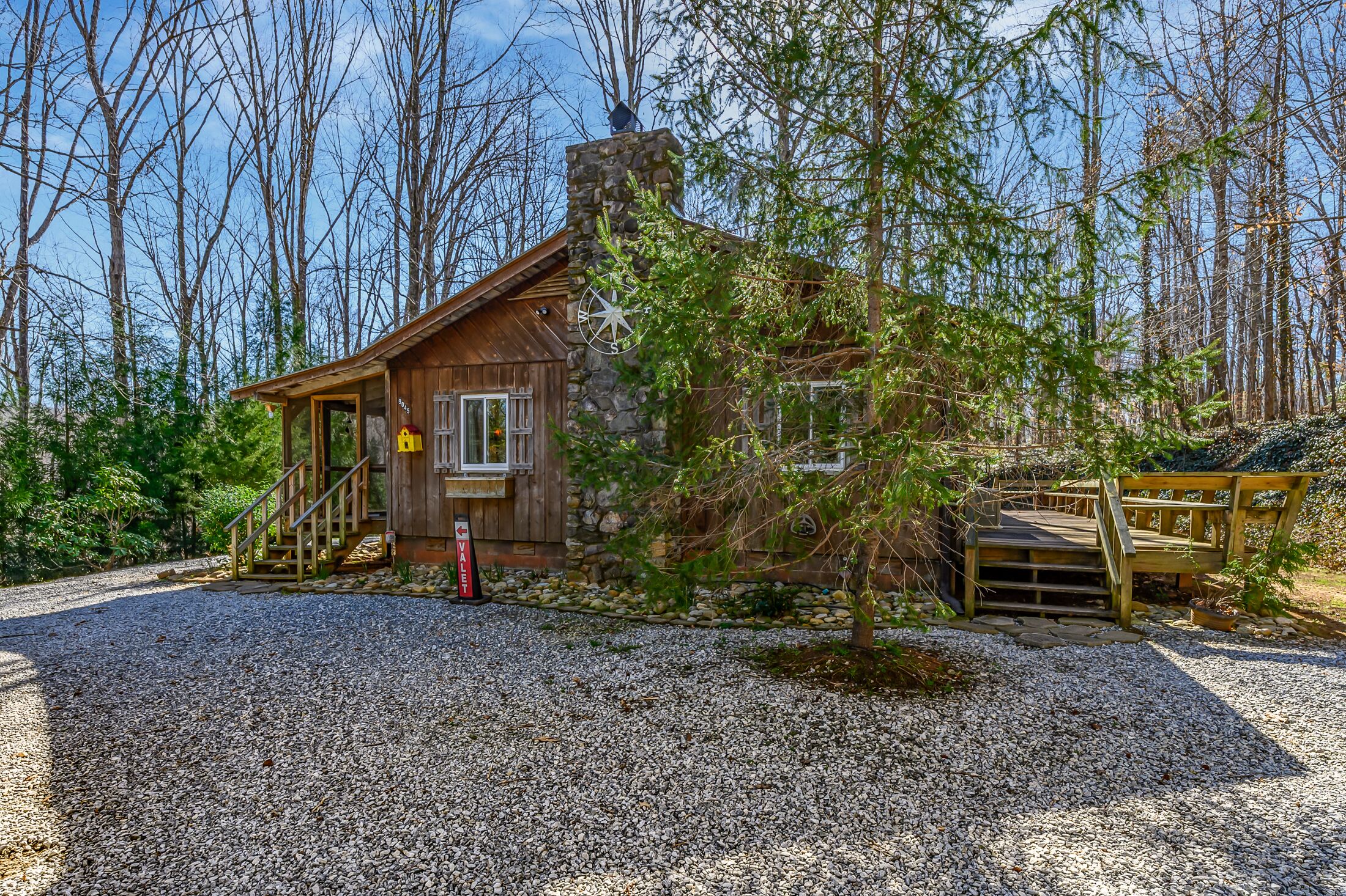 Cabin Retreat near Blueridge Mountains, scenic highway