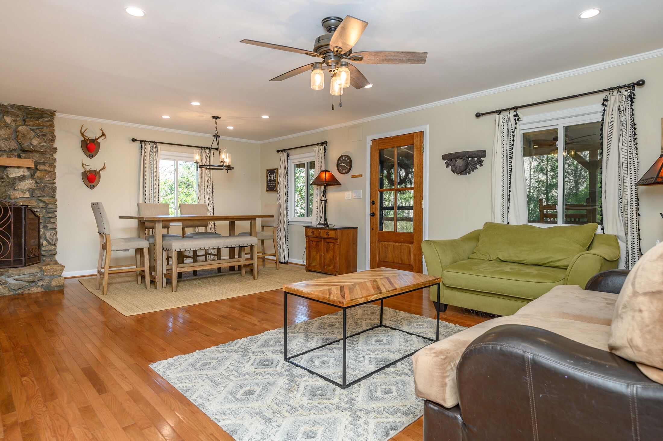 Cabin Retreat near Blueridge Mountains, scenic highway