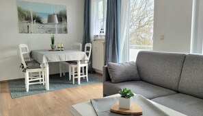 Unclassified image, 2 of 9, button