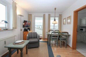 Unclassified image, 2 of 9, button