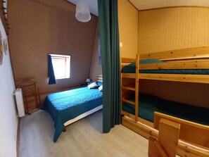 1 bedroom, iron/ironing board, free WiFi