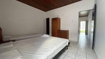 Family Apartment, 1 Bedroom, City View, Ground Floor | 1 bedroom, bed sheets