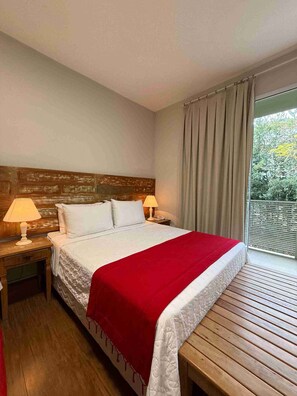 Superior-Doppelzimmer | Essbereich im Zimmer