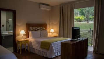 Kamar Double Klasik, lantai dasar | Seprai premium, meja kerja, Wi-Fi gratis, dan seprai linen