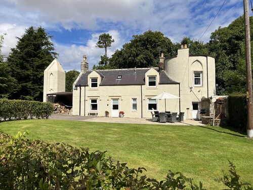 Craig Cottage.beautiful wildlife filled historic country cottage