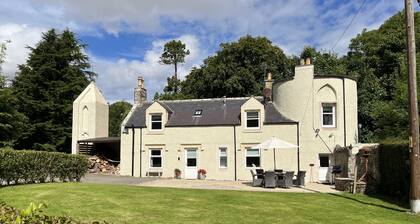 Craig Cottage.beautiful wildlife filled historic country cottage