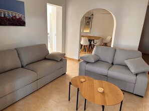 Smart TV, video games, DVD player, ping pong