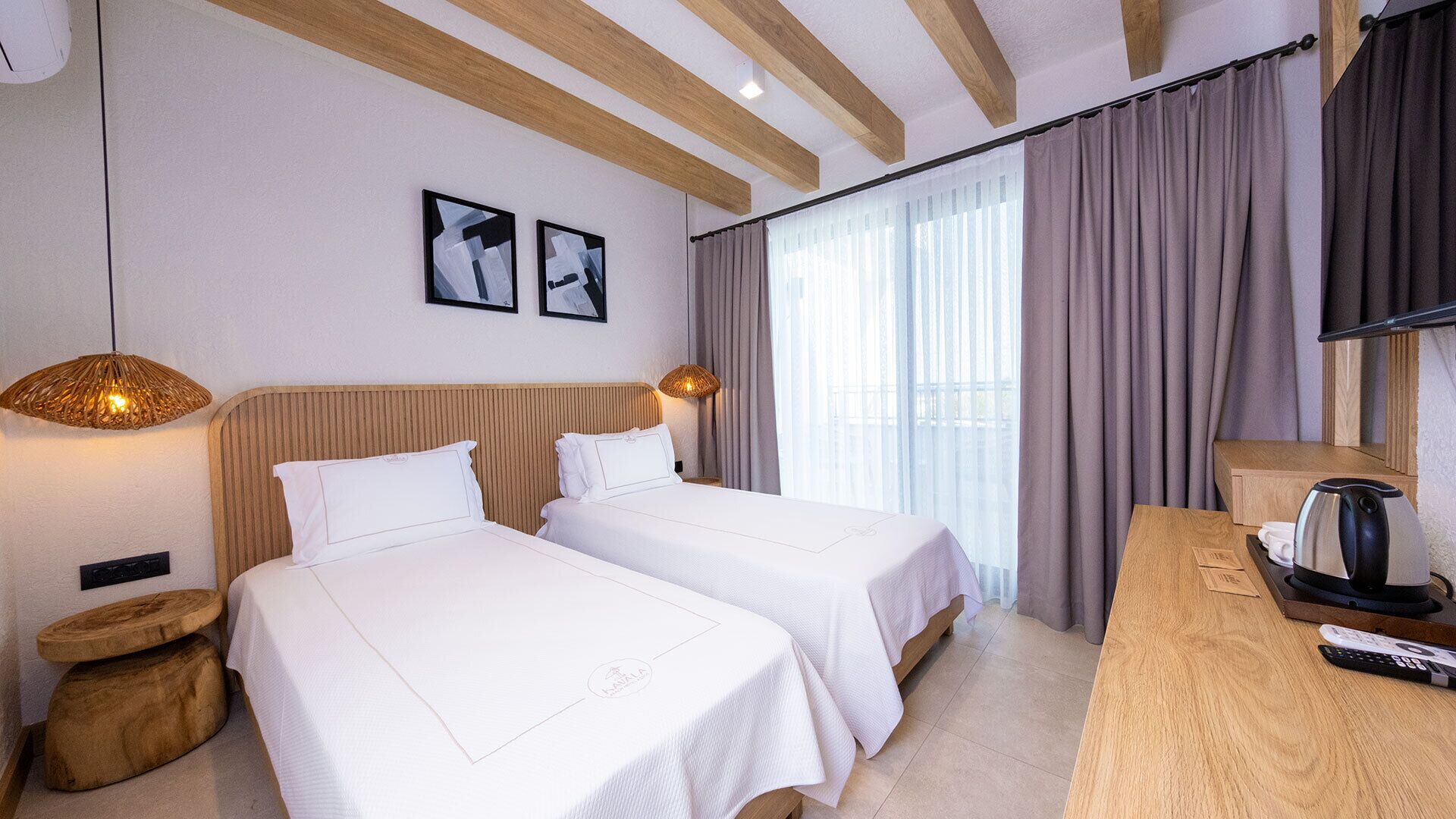 family suite | 1 bedroom, hypo-allergenic bedding, select comfort beds, minibar