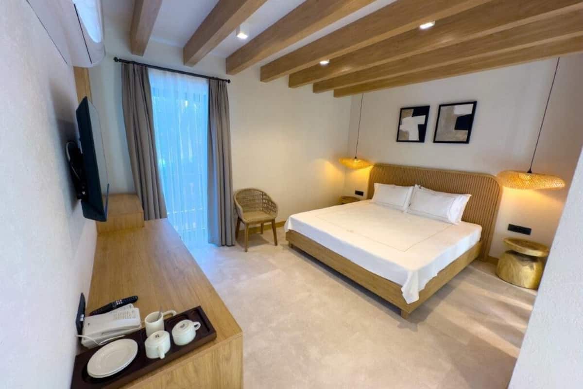 ana bina standart oda | 1 bedroom, hypo-allergenic bedding, select comfort beds, minibar